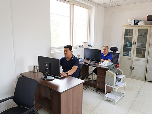 <b>�칫����</b>